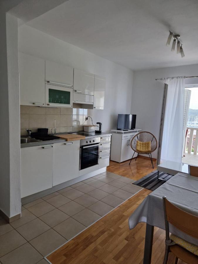 Apartments Sandra 罗戈兹尼察 外观 照片