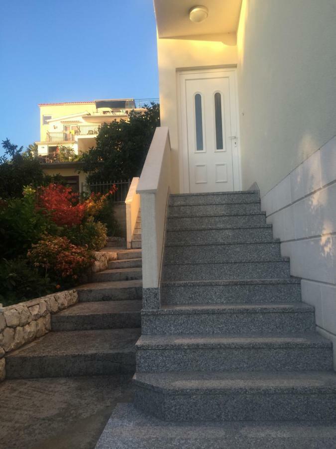 Apartments Sandra 罗戈兹尼察 外观 照片