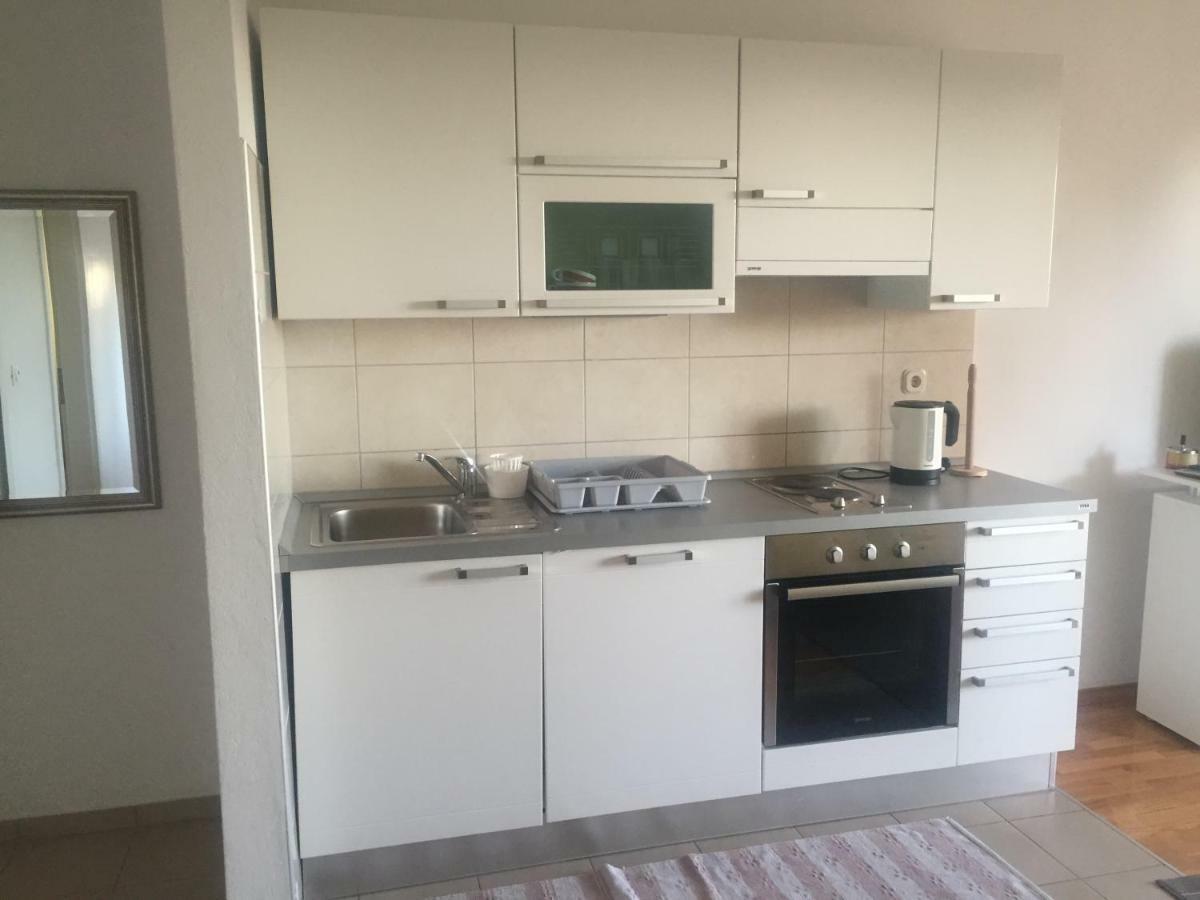 Apartments Sandra 罗戈兹尼察 外观 照片