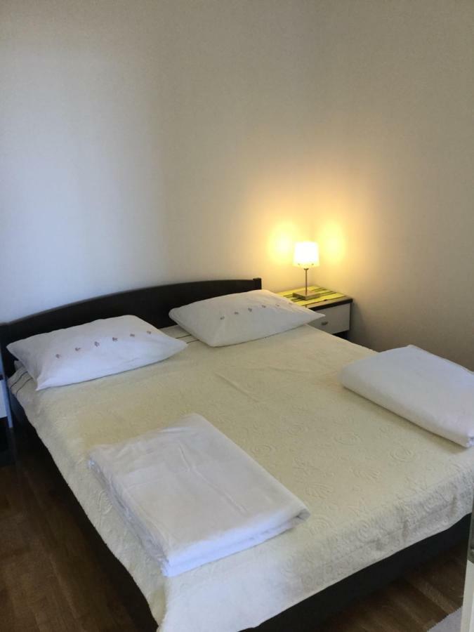 Apartments Sandra 罗戈兹尼察 外观 照片